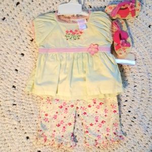 NWT 24 MONTHS NANNETTE 3 PIECE SET.